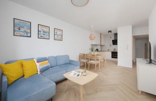 Muranow Apartment | Beautiful & Bright Walowa Apartments with Balcony by Noclegi Renters