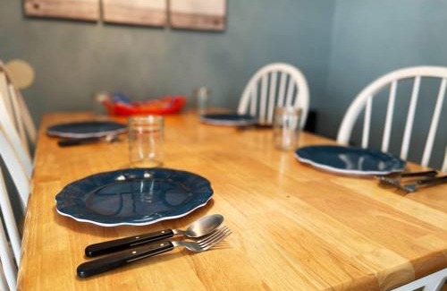 Southwood Valley Apartment | Beautiful & Brilliant Bnb Apartment! B Kitchen
