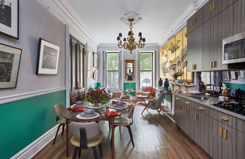 Bedford-Stuyvesant Apartment | Beautiful Brooklyn Brownstone Private Parlor Floor Apartment