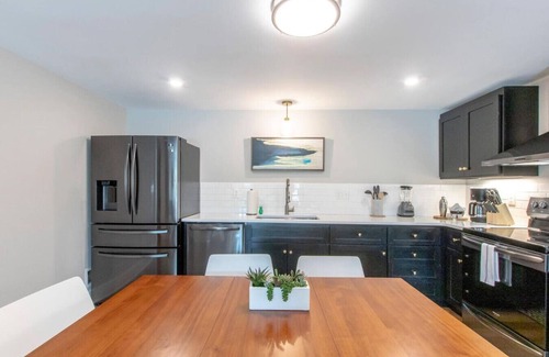 Franklin House | Beautiful Bungalow-Historic Franklin Quadplex