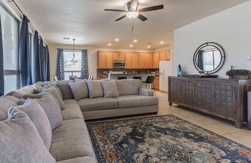 Oakwood House | Beautiful Bungalow in Award Winning Resort Style Gated Sun Lakes community