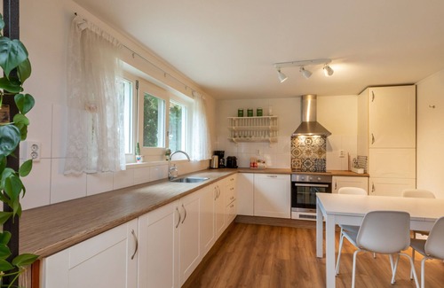 Groot Valkenisse House | Beautiful bungalow with garden