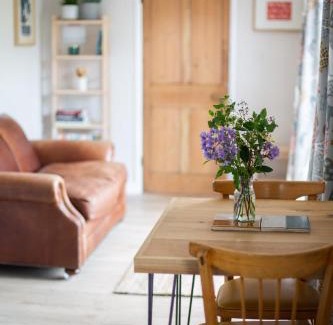 Peterchurch Apartment | Beautiful Cabin Near Hay-on-Wye