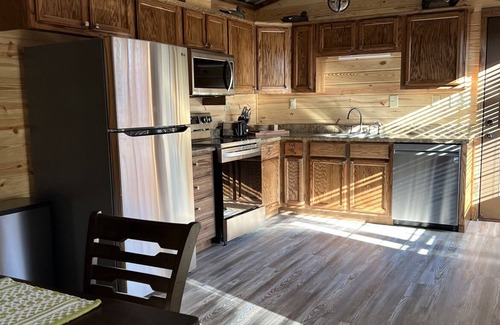 Sardis Cabin | Beautiful cabin near Sardis Lake 3 miles to Sardis Lake