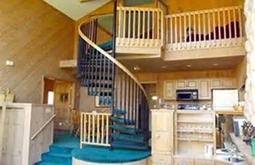 Lake Shore Resort | Beautiful cabin on Gull Lake with access to resort's indoor pool and hot tub