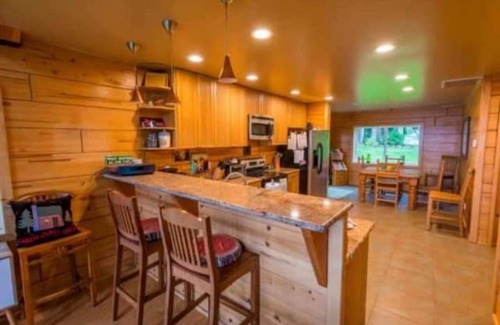 Everett Cabin | Beautiful Cabin on Hat Island in the Puget Sound