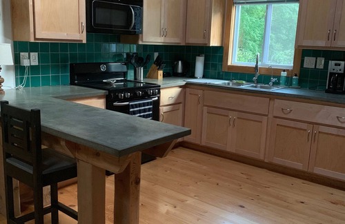 Marrowbone Cabin | Beautiful cabin style casita on five acres with private lake and creek