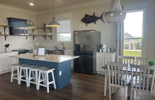 Hackberry House | Beautiful camp in Angler Bay! Come enjoy the best of Hackberry.
