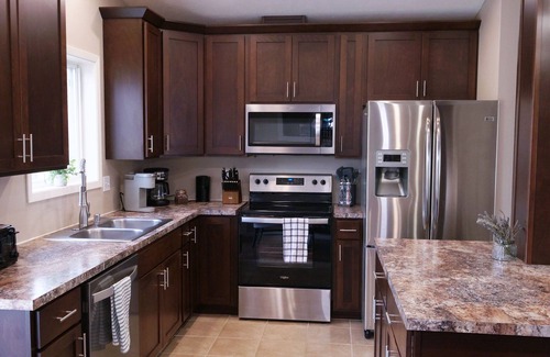 Spokane House | BEAUTIFUL centrally located southhill home close to hospitals and parks