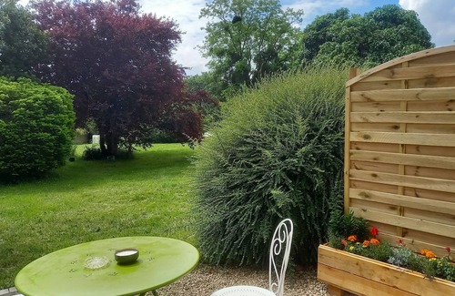 Auchay-sur-Vendee Bed & Breakfast | Beautiful chambre d'hote in a bucolic setting with private terrace & heated pool