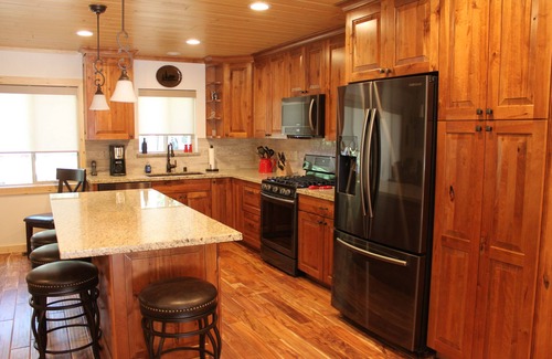 Chamberlands House | Beautiful Chambers Landing Cabin