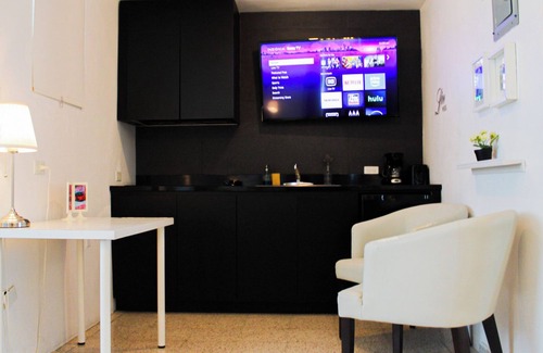Ponce Centro Apartment | Beautiful Chandeliers, Cozy & Enjoyable Studio - Balcony/FREE WIFI - 202