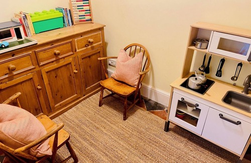 Chipping Norton House | Beautiful Character Cottage in the Country