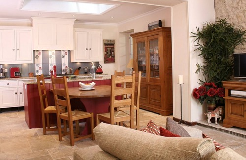 Savigne House | Beautiful Charentais house with 5 double bedrooms.