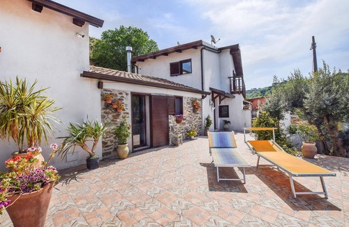 Motta San Giovanni House | Beautiful cottage with plenty of space for the whole family.