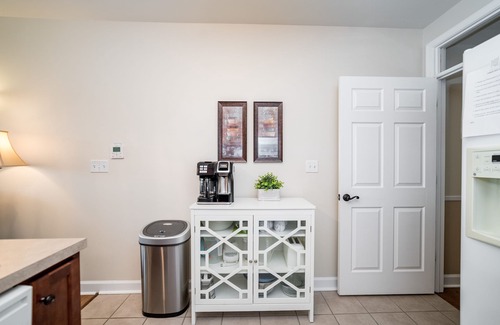 Huddleston Condo | Beautiful condo lakefront beautiful views, relaxing times what else do you need?