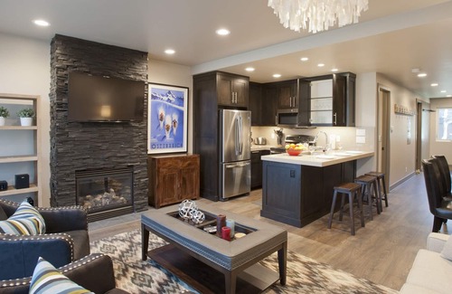 North Park City Condo | Beautiful condo near Park City Mountain, Pool, Hot Tub, overlooking 15th Fairway