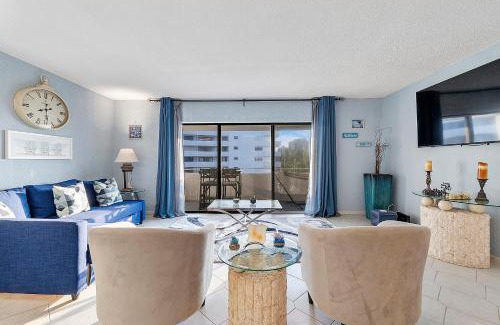 Williams Town Apartment | Beautiful Condo on the Beach in Freeport, Bahamas!