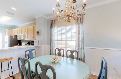 Dauphin Island Condo | Beautiful condo located by the beach w/central A/C, full kitchen, & shared pool