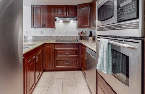 Baristo Condo | Beautiful Condo w/shared pools, less than a mile to downtown