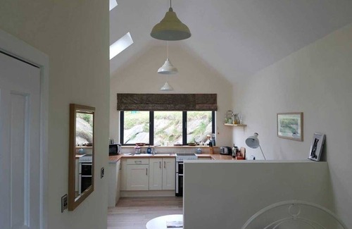 Dunquin Apartment | Beautiful Contemporary, Sea-view Studio Apartment in Dunquin.