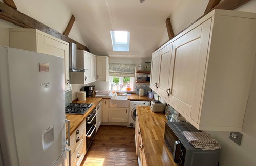Mundesley Cottage | Beautiful Cottage by the Sea. Enhanced Cleaning luxury space unlimited free WiFi