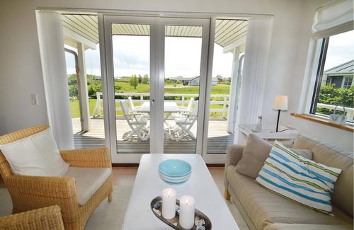 Svinøvester House | Beautiful cottage, comfortably furnished and equipped with, among other things, a fireplace stove, w