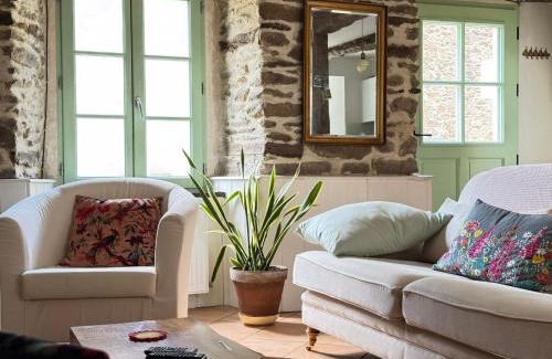 Lanvallay House | Beautiful Cottage