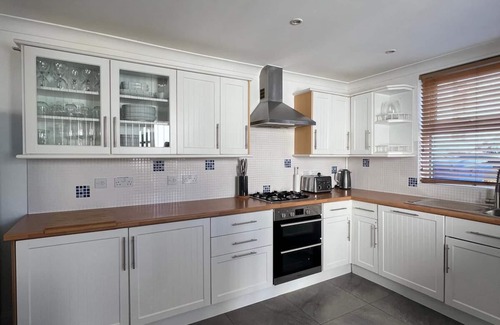 Swanage House | Beautiful Cottage in the heart of Swanage with parking