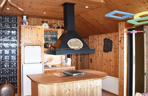 Horby House | Beautiful cottage on a lakeside property with wood-burning stove, sauna and beautiful view of lake R