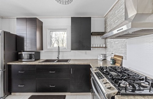 Algoma District Cottage | Beautiful cottage on the lake with brand new sauna, large yard and office space.
