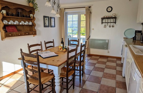 Vesly Cottage | Beautiful Cottage sleeps 6 - with shared pool & tennis 10 mins from beach.
