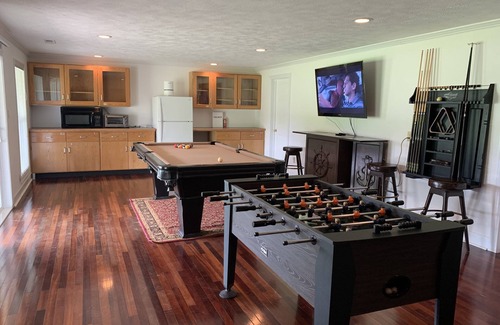 Cornland House | Beautiful Country Setting with Heated Inground Pool and Stocked Pond