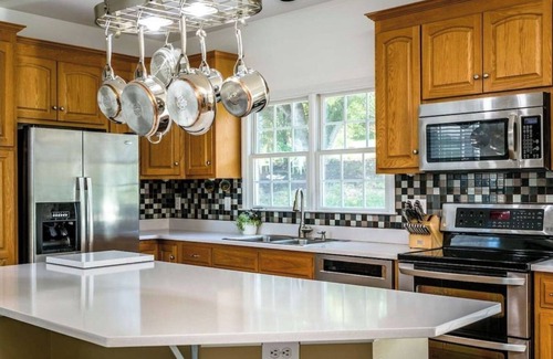 Cross Keys House | Beautiful Country Escape with gorgeous mountain views, Swim Spa, Game Room