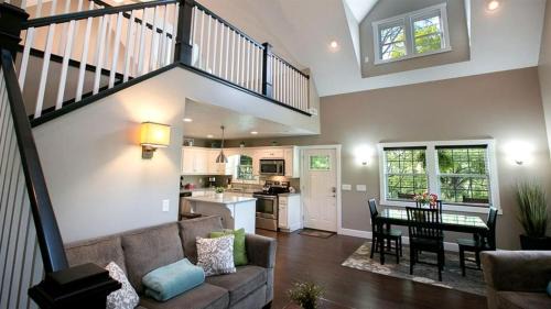 Sugarcreek House | Beautiful Countryside Cabin with Hot-Tub and Pond Views in Ohio