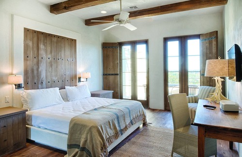 Ingram Resort | Beautiful countryside, river & resort !