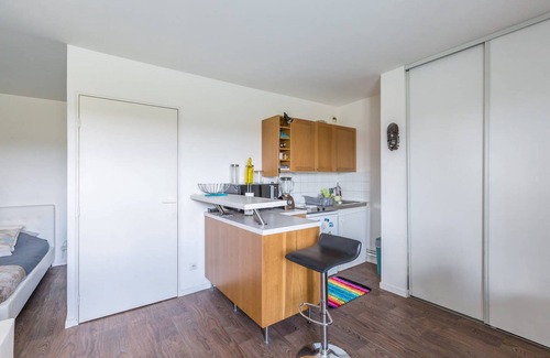 Neuilly-sur-Marne Apartment | Beautiful Cozy Studio Near Paris and Disney