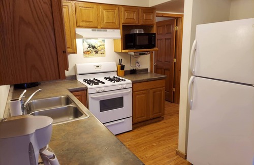 Warrens Cabin | Beautiful, cozy 3 bedroom cabin with additional loft space near water park!