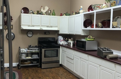 Lesterville House | Beautiful eight bedroom, eight bath lodge just minutes from Black River.