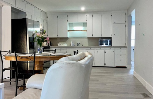 Laidlaw House | Beautiful Entire Suite 2 Bedroom Vancouver-Hope, BC