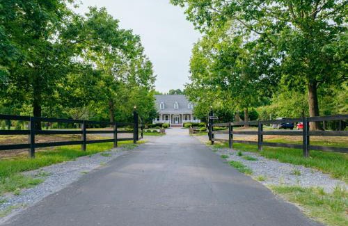 McCain House | Beautiful Estate in 19 acres of land in Apex