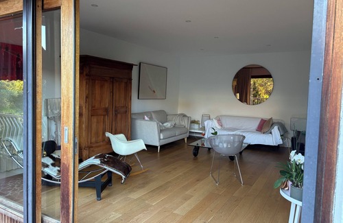 Boutonnet Apartment | Beautiful family apartment in the middle of a park, in the arceaux district