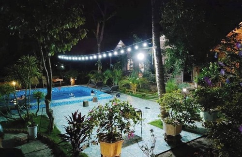 Cat Hai House | Beautiful Family Bungalow with swimming pool 5 mins to the beach.