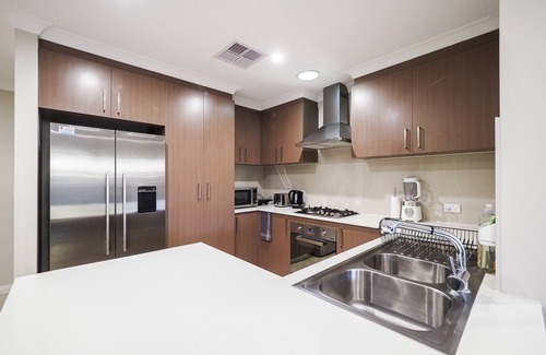 Westminster House | Beautiful Family Home Near Shops.