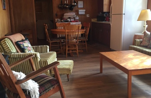 Arden Cottage | Beautiful Family Summer Cottage on quiet lake with large open area