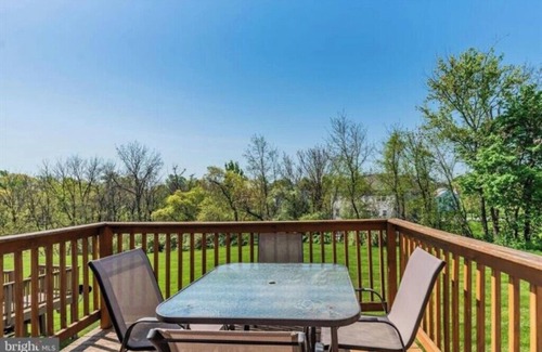 Harrisburg House | Beautiful family Townhome minutes to Hershey Park, Athletic Fields & Attractions