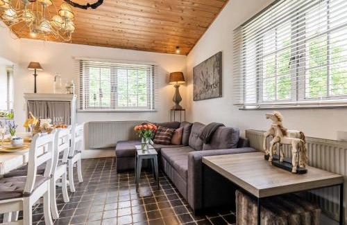 Pittem House | Beautiful Farmhouse in Pittem with Garden