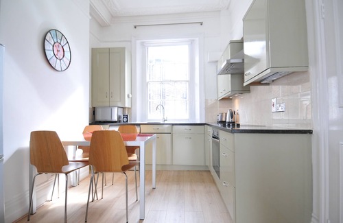 Warwick Apartment | Beautiful Flat
