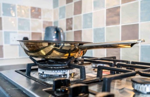 Moseley Apartment | Beautiful flat with free parking