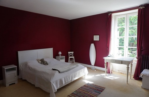 Cazouls-les-Beziers Bed & Breakfast | Beautiful town house for your mini bteak